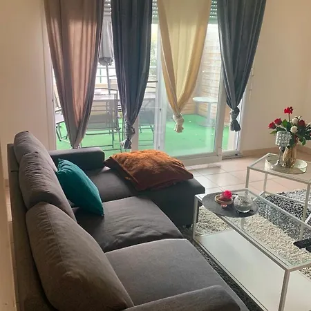 Apartment Dans T2